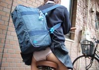 チャリJKパンツ丸見え