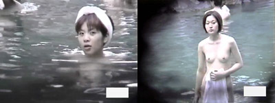 露天入浴中ギャル