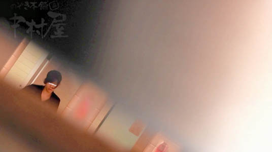 可愛い娘が登場、顔をバッチリ収めます。