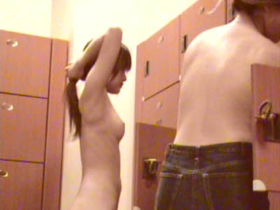 ギャルが髪を束ねている姿って色っぽくてエッチです。