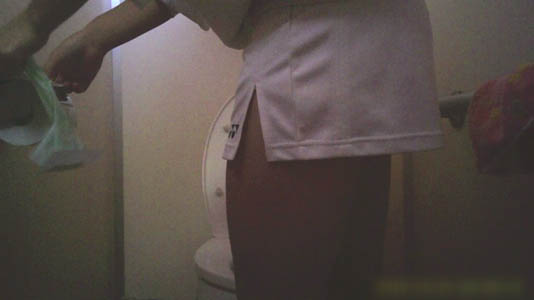 トイレで見るテニスウェア萌えます