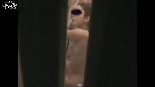 横から見ても立派なチクビ