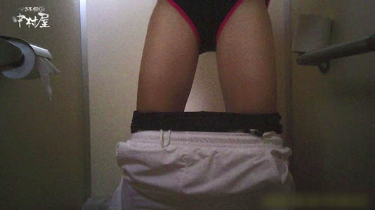 オシッコ終わってパンツを穿きました