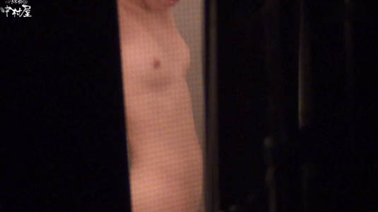 立ち上がったカラダもキレイです