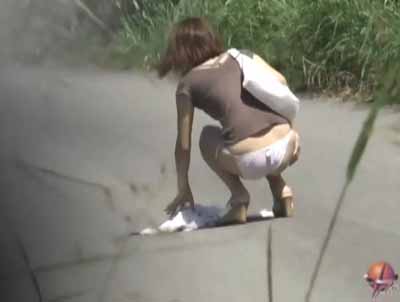 捨てられたスカートを拾いに行きました