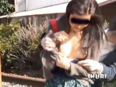 オトコにおっぱい出されてます