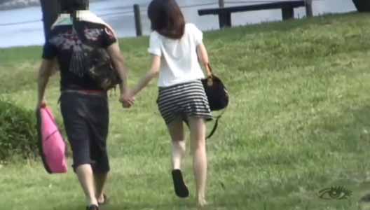 手を繋いで帰っていきました