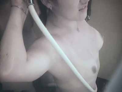 見えなかった手前にいる女子のおっぱいも見えました