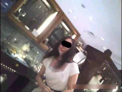 パンチラ盗撮をする店員さんの顔撮り