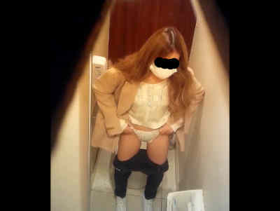 パンツを穿いたフトモモがエロい