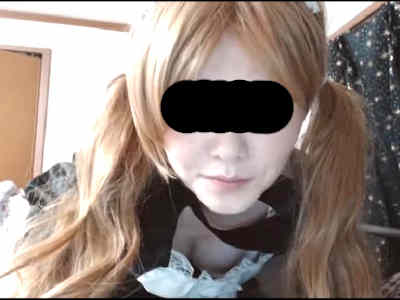 茶髪にツインテの女子