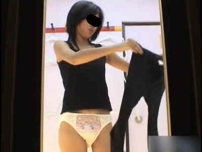 私服に着替えてます